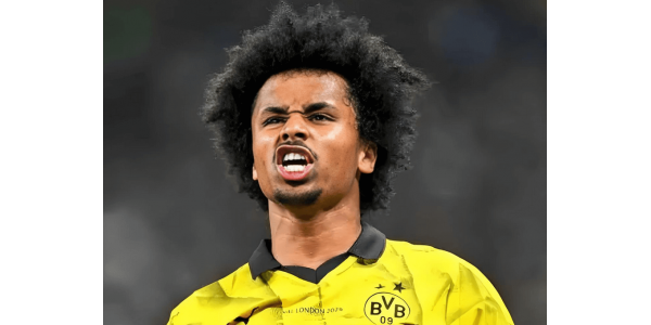 Adeyemi anotó dos goles para ayudar al Dortmund a ganar 4-2 Adeyemi anotó dos goles para ayudar al Dortmund a ganar 4-2