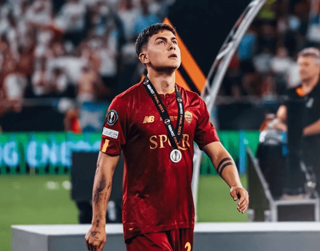 Dybala rechaza el alto salario de la Liga Saudí y prefiere quedarse en Roma