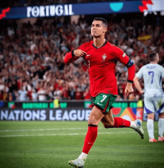 Las leyendas nunca envejecen, Ronaldo sigue escribiendo historias brillantes